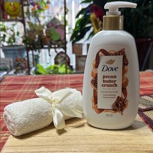 Dove Limited Edition Pecan Butter Crunch Nourishing Hand Wash 12 Fl Oz New